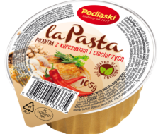 Hot paste with chicken, chickpeas and paprika